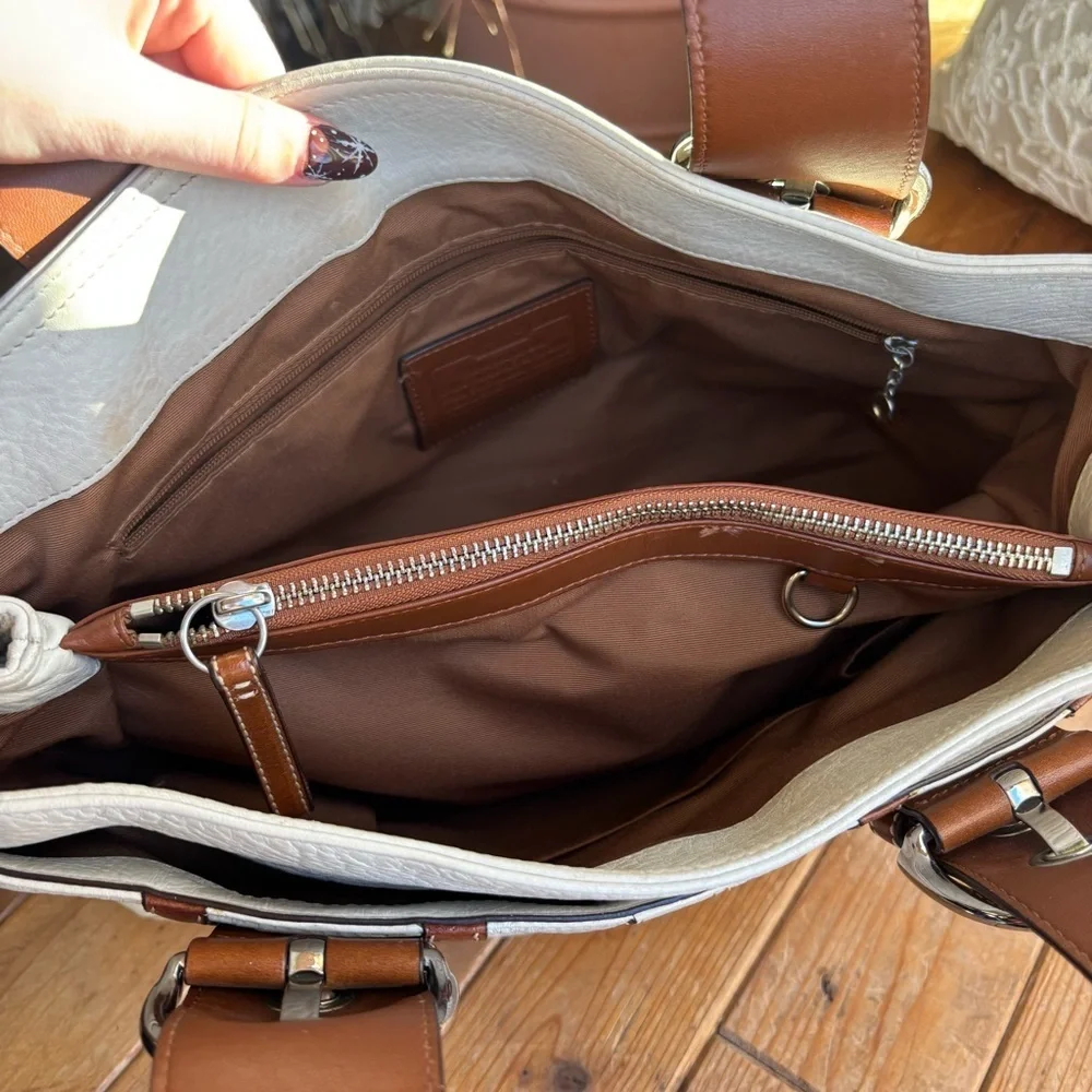 Coach No.C0849-F12303 Caryall Satchel